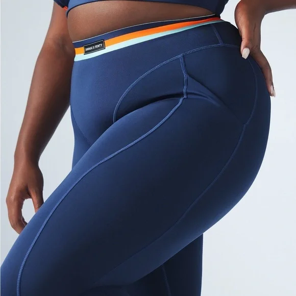 Savage X Fenty | Lineup High-Waist Pocket Legging - Picture 4 of 5